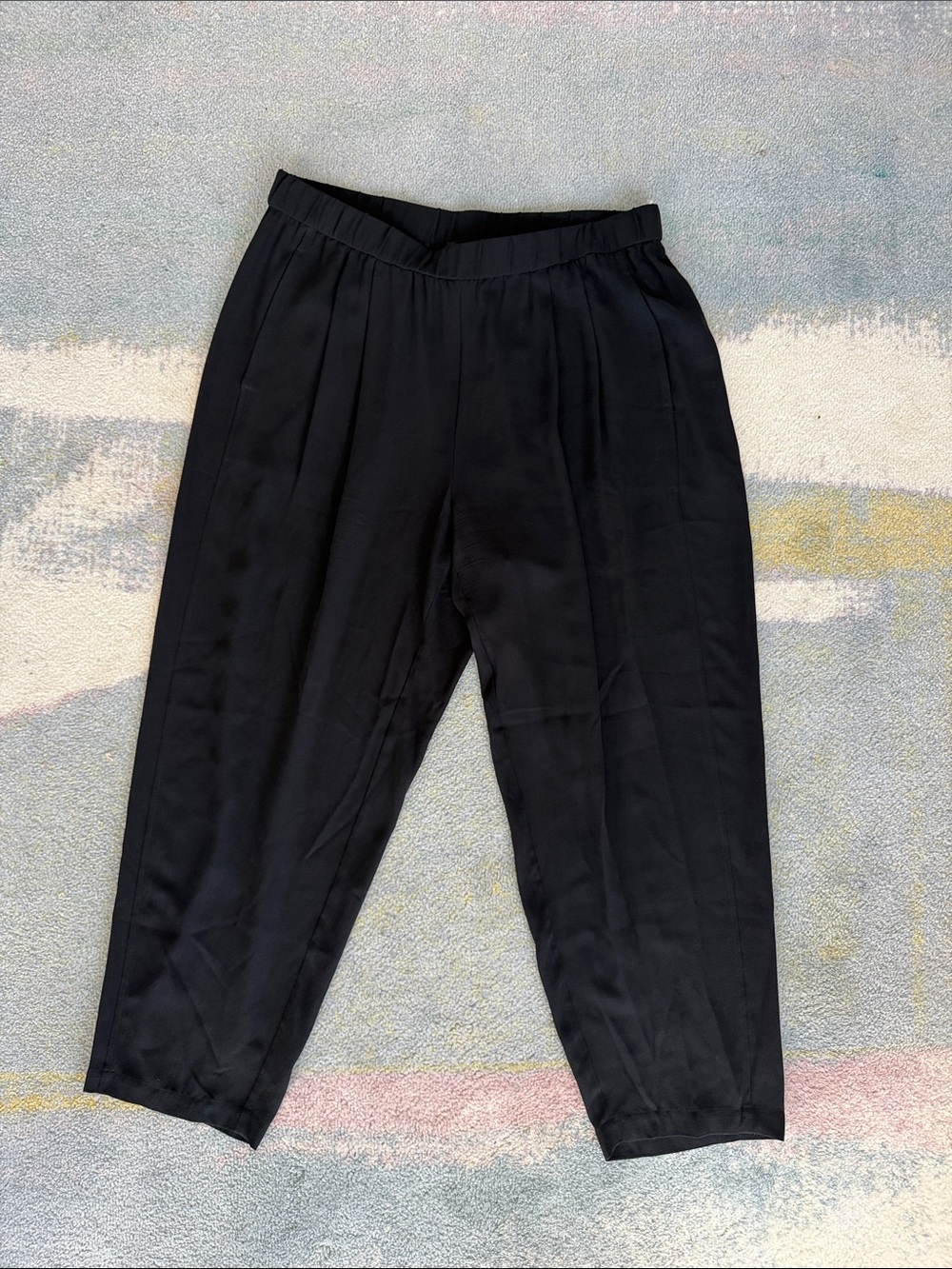 Eileen Fisher Black High Waist Tapered Pull-On Silk Pants - Size L